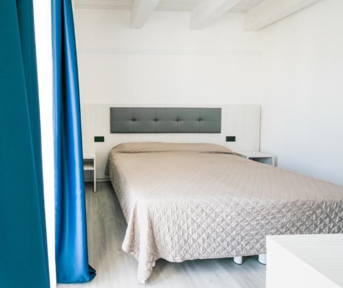 hotelgiuliocesarecattolica it camere 023