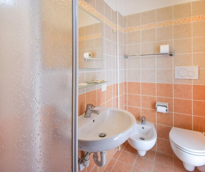 hotelgiuliocesarecattolica it camere 018